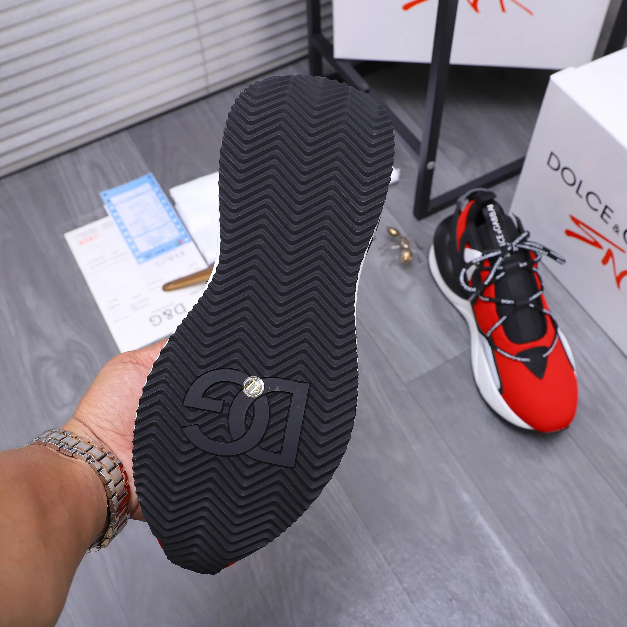 Men's shoes 💰540 Product trademark: DG (Dolce & Gabbana) couple's casual shoes Regular size: 36-46 Product materials: Selected fly woven breathable upper, mesh lining, cowhide insole, original outsole